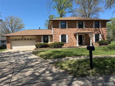 Photo of 15575 Clover Ridge Drive, Chesterfield, MO 63017 (MLS # 26021584)
