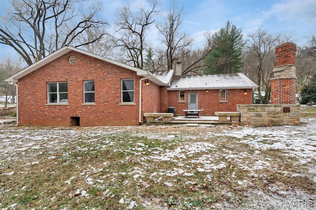 211 Redbud Trail