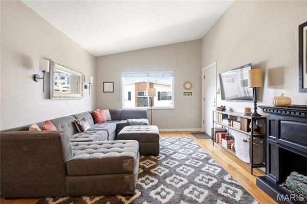 129 E WASHINGTON AVE APT 2S, SAINT LOUIS, MO 63122 - Image 4dc69e9ffafc1cc8986c76d237cd30d7/3048924057