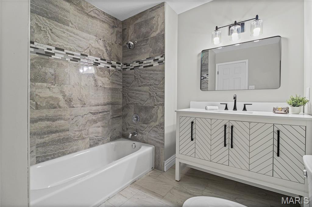 Florissant, Missouri 63033, United States, 3 Bedrooms Bedrooms, ,3 BathroomsBathrooms,Residential,Active,245716