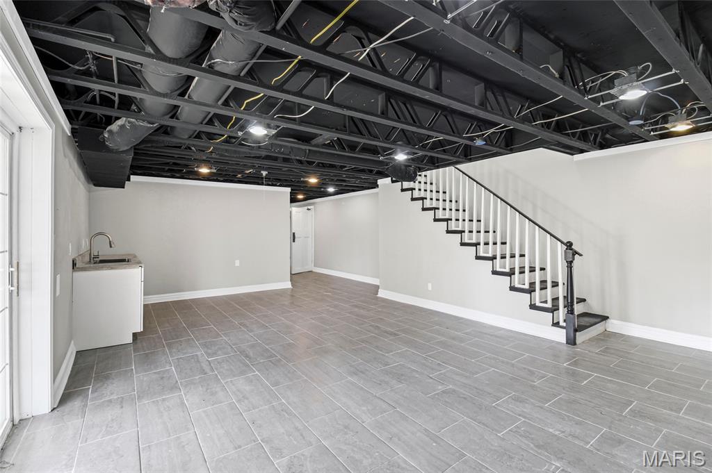 Florissant, Missouri 63033, United States, 3 Bedrooms Bedrooms, ,3 BathroomsBathrooms,Residential,Active,245716