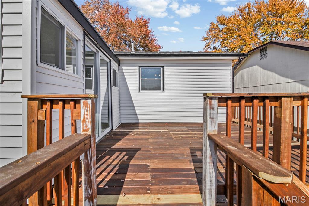 Florissant, Missouri 63033, United States, 3 Bedrooms Bedrooms, ,3 BathroomsBathrooms,Residential,Active,245716