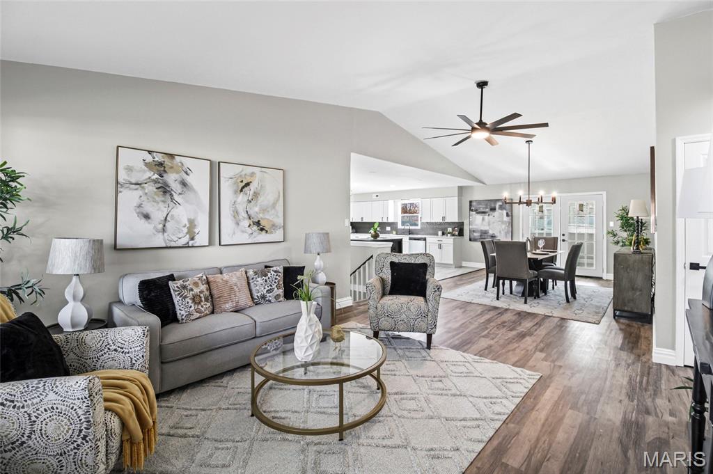 Florissant, Missouri 63033, United States, 3 Bedrooms Bedrooms, ,3 BathroomsBathrooms,Residential,Active,245716