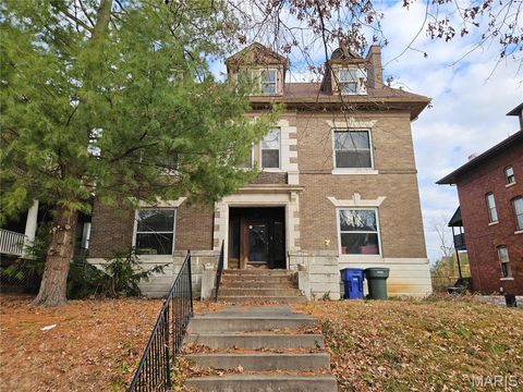 17 Windermere Place St Louis MO 63112