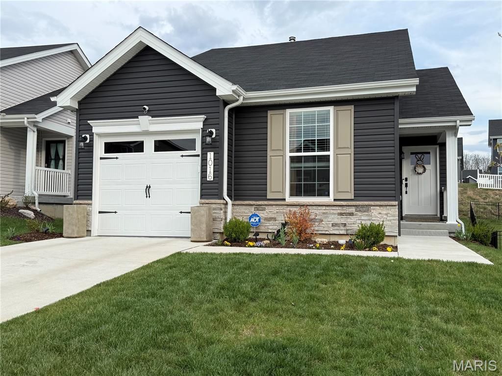 Photo of 1016 Black Bear Drive, House Springs, MO 63051 (MLS # 26023511)