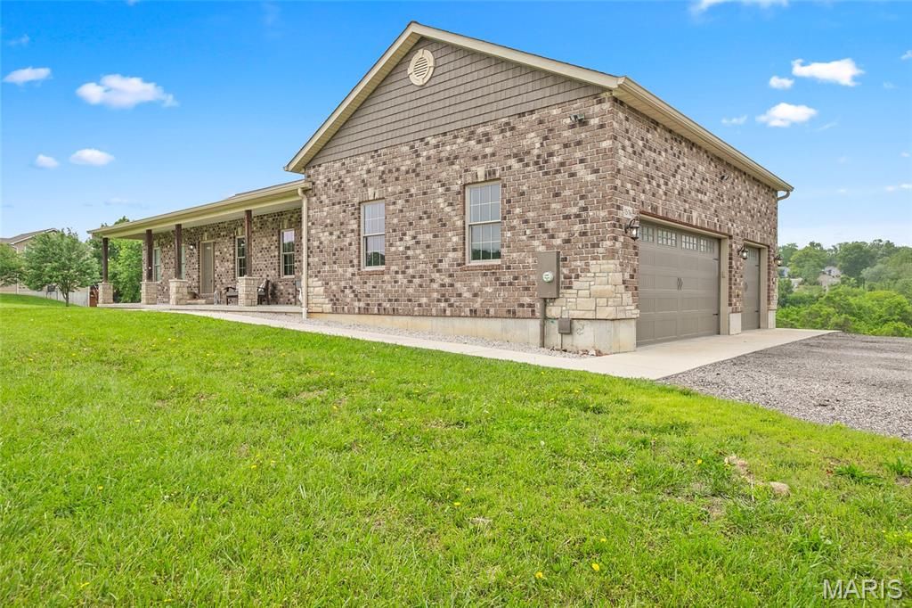 Photo of 1516 Southridge Drive, Barnhart, MO 63012 (MLS # 26022056)