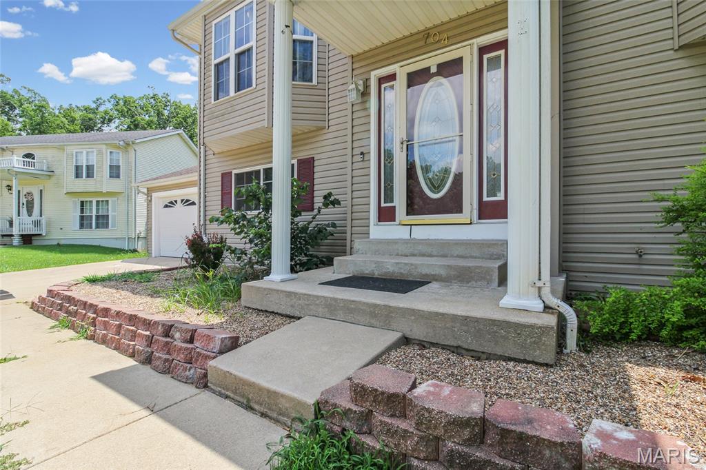 704 Sportsmans Court