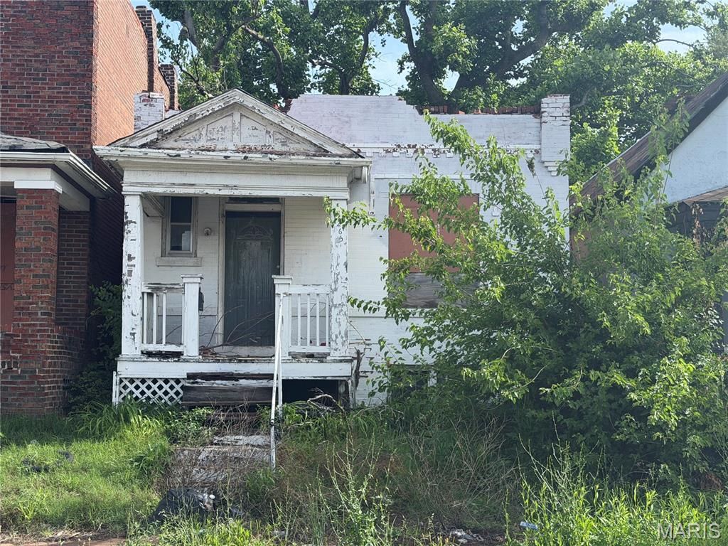 Photo of 4265 E Farlin Avenue, St Louis, MO 63115 (MLS # 26031649)
