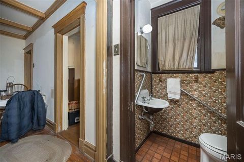 Tiny photo for 410 W Argonne Drive, Kirkwood, MO 63122 (MLS # 25067913)