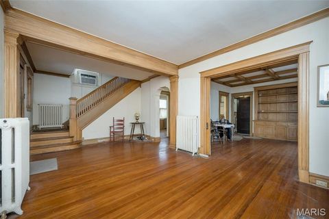 Tiny photo for 410 W Argonne Drive, Kirkwood, MO 63122 (MLS # 25067913)