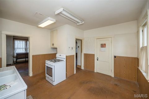 Tiny photo for 410 W Argonne Drive, Kirkwood, MO 63122 (MLS # 25067913)