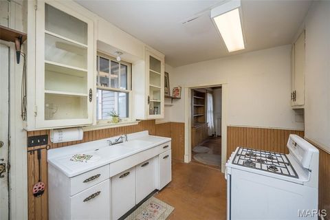 Tiny photo for 410 W Argonne Drive, Kirkwood, MO 63122 (MLS # 25067913)