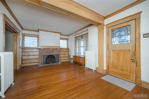 Tiny photo for 410 W Argonne Drive, Kirkwood, MO 63122 (MLS # 25067913)