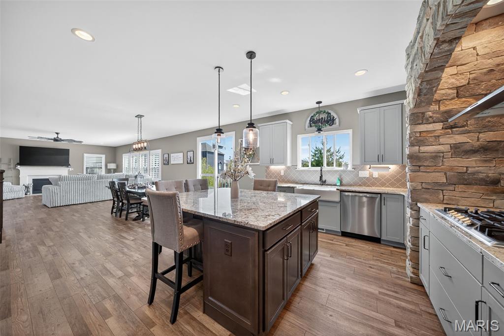 Lake St Louis, Missouri 63367, United States, 4 Bedrooms Bedrooms, ,3 BathroomsBathrooms,Residential,Active,199700