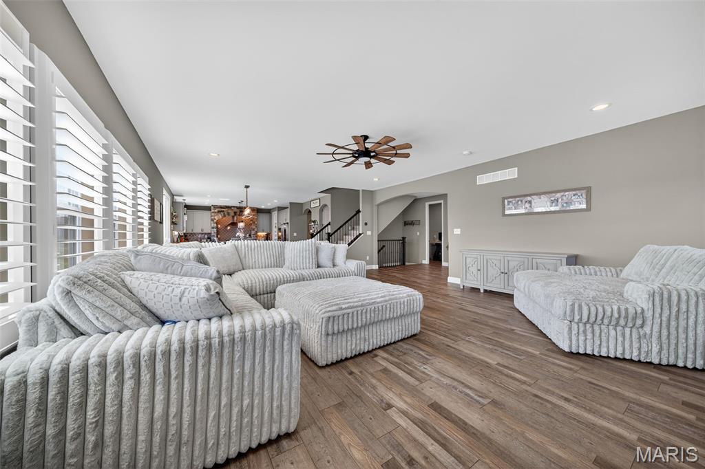 Lake St Louis, Missouri 63367, United States, 4 Bedrooms Bedrooms, ,3 BathroomsBathrooms,Residential,Active,199700