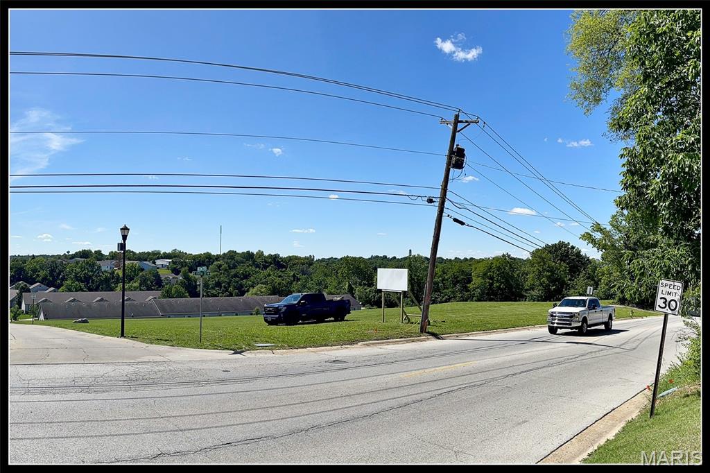Willows At The Lake - Land