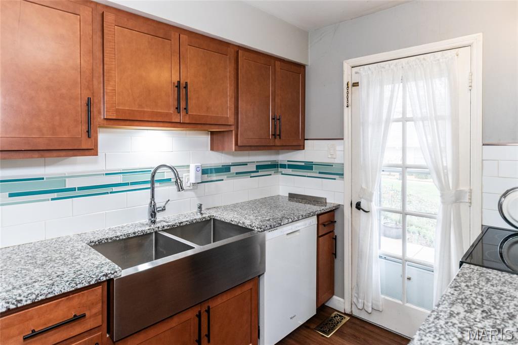 Chateau De Ville Condo Sec - Residential