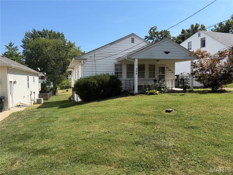 Photo of 966 Cleveland Avenue, Kirkwood, MO 63122 (MLS # 26059339)