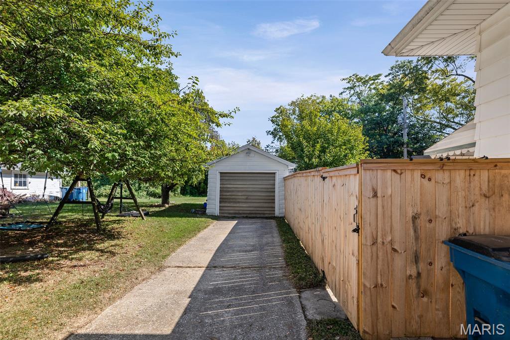 Collinsville, Illinois 62234, United States, 2 Bedrooms Bedrooms, ,1 BathroomBathrooms,Residential,Coming Soon,229638