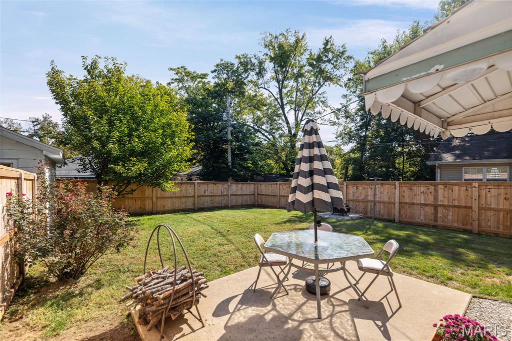 Collinsville, Illinois 62234, United States, 2 Bedrooms Bedrooms, ,1 BathroomBathrooms,Residential,Coming Soon,229638