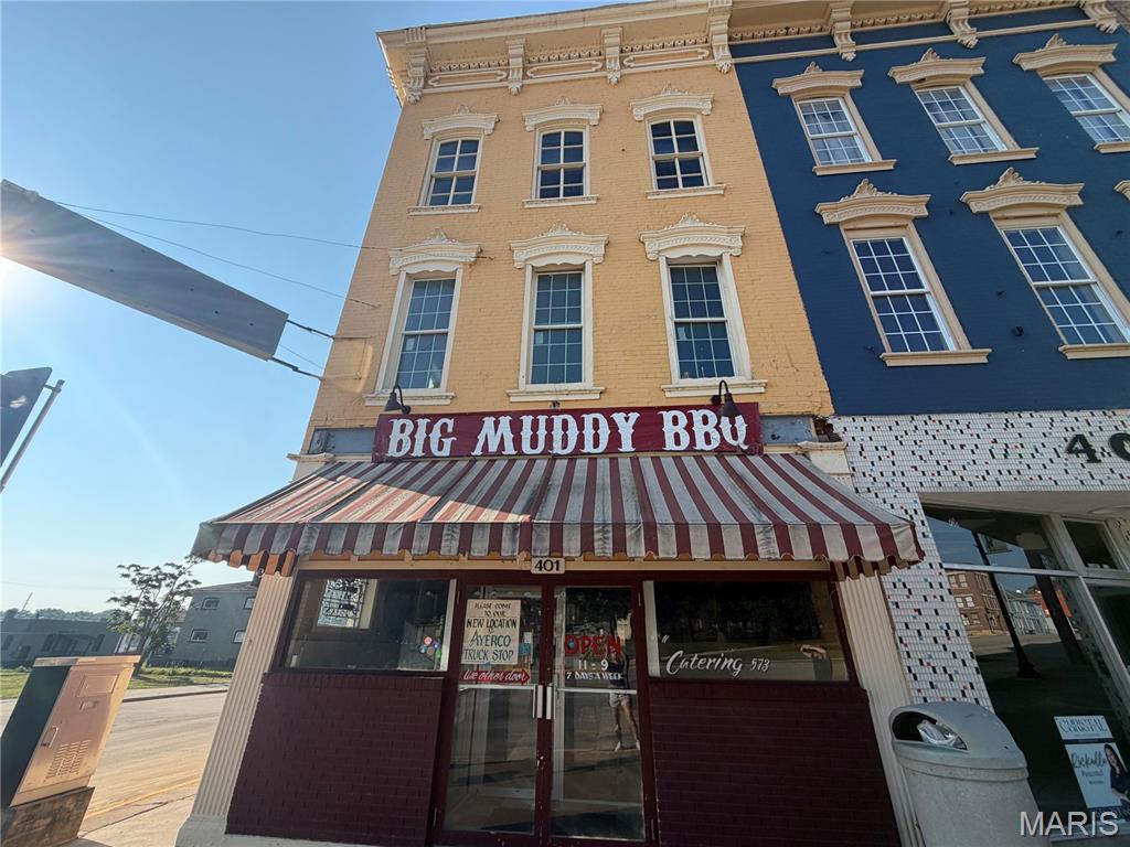 Photo 1 of 25 — 401 Broadway, Hannibal, MO 63401