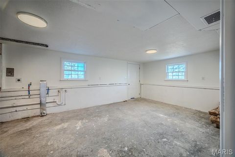 Tiny photo for 227 E Fremont Road, Lebanon, MO 65536 (MLS # 26030637)