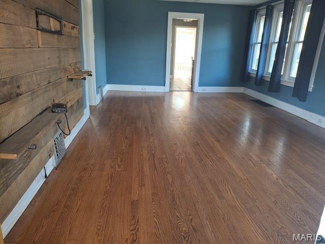 320 W Adams Avenue