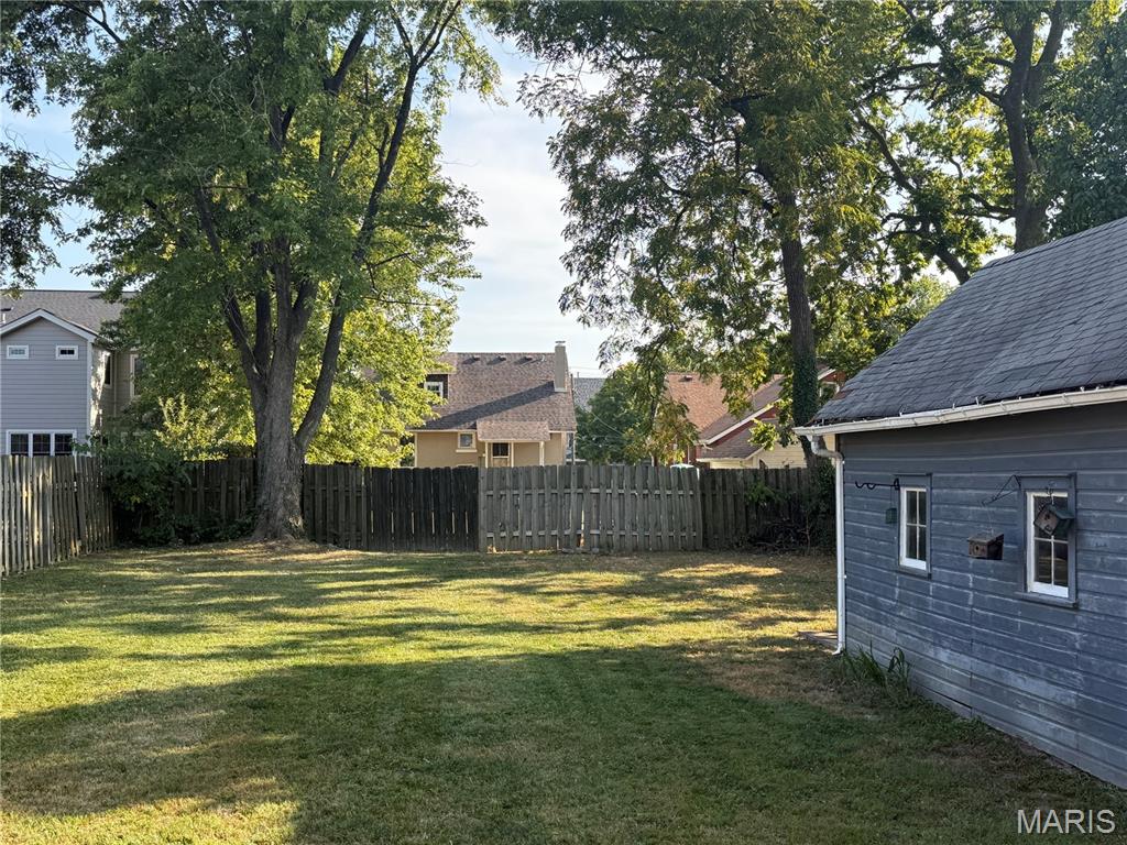 320 W Adams Avenue