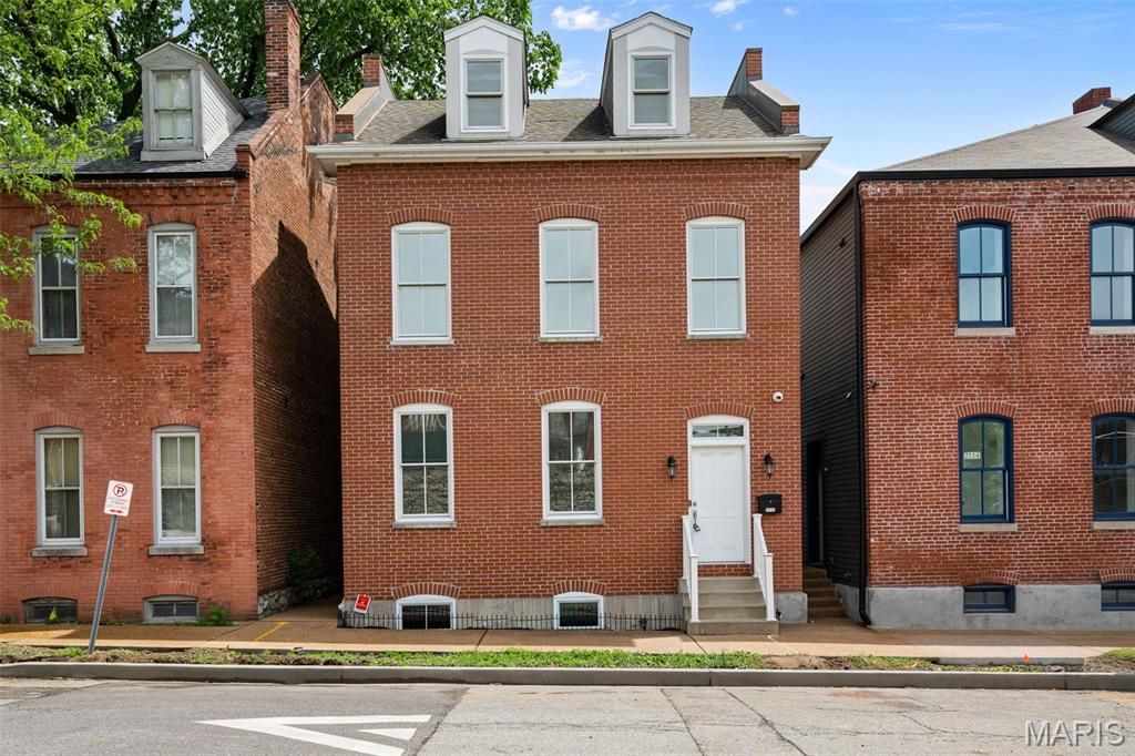 Photo of 2112 S 11th Street, St Louis, MO 63104 (MLS # 26026551)