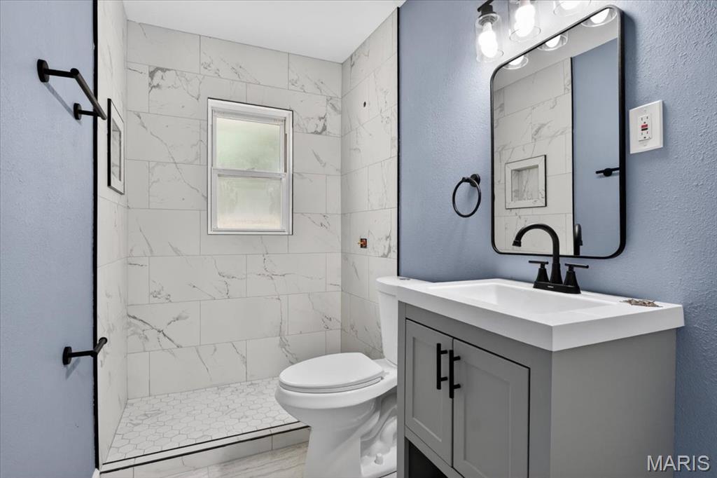 West Walnut Manor - Residential