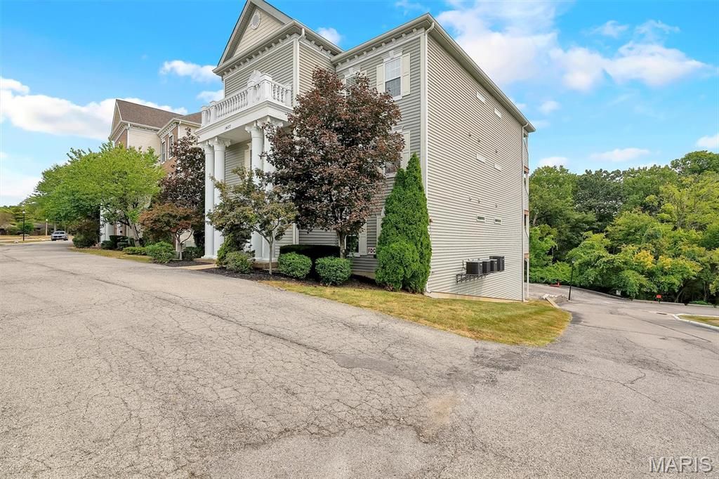 Photo of 1437 Heritage Landing #200, St Charles, MO 63303 (MLS # 25072925)