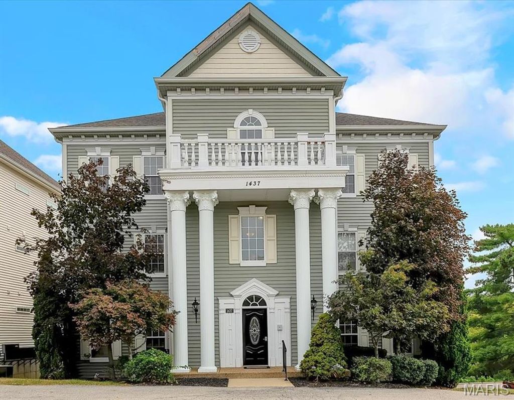 Photo of 1437 Heritage Landing #200, St Charles, MO 63303 (MLS # 25072925)