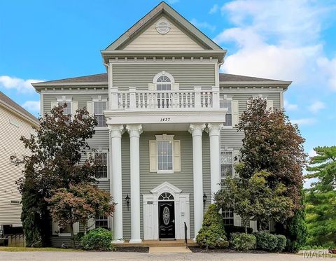 1437 Heritage Landing 200 St Charles MO 63303