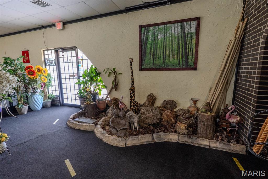 n/a - Commercial Sale