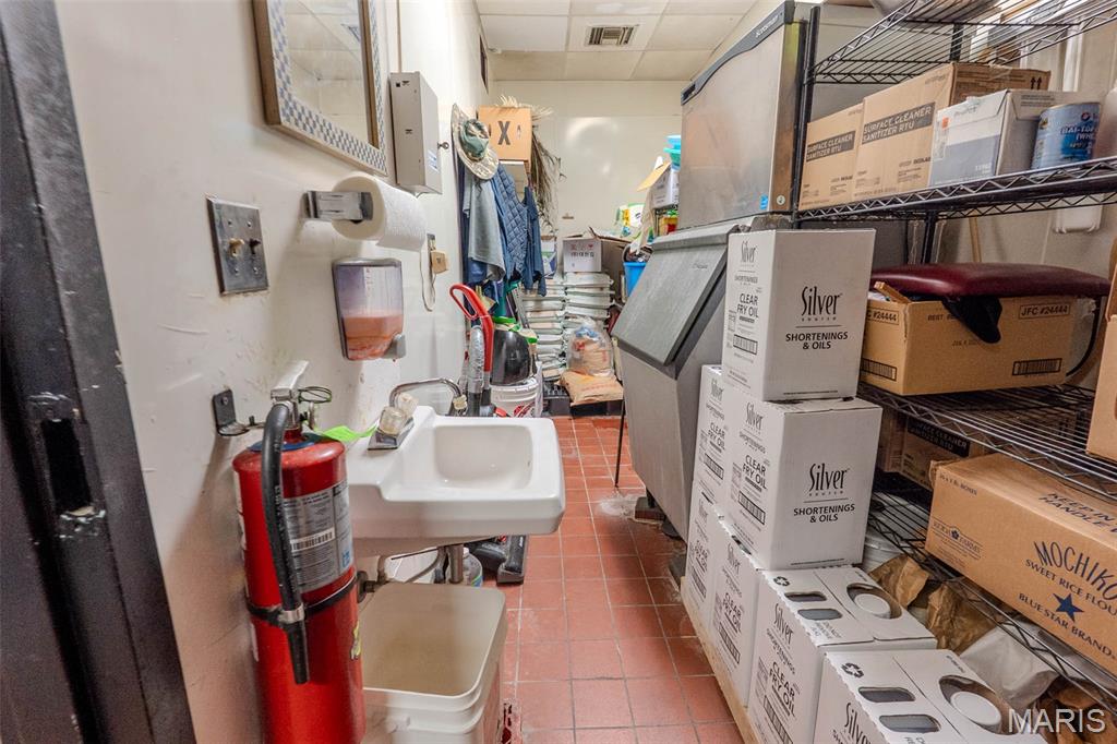 n/a - Commercial Sale