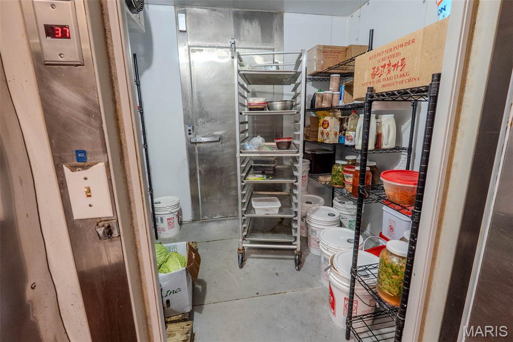 n/a - Commercial Sale