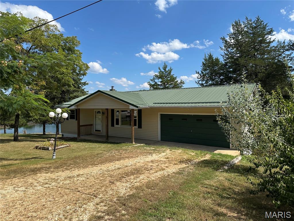3937 Lakeshore Drive