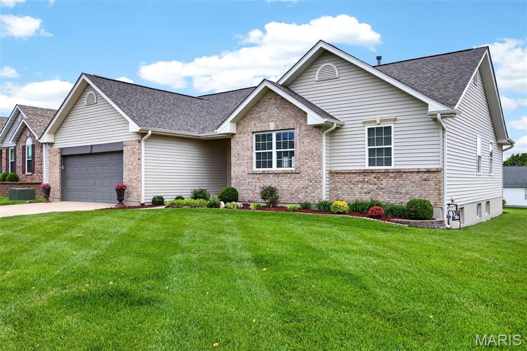 Photo of 1214 Sunny Ridge Drive, OFallon, MO 63366 (MLS # 26029154)