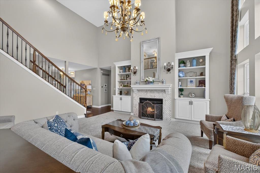 9818 Grandview Lake Court