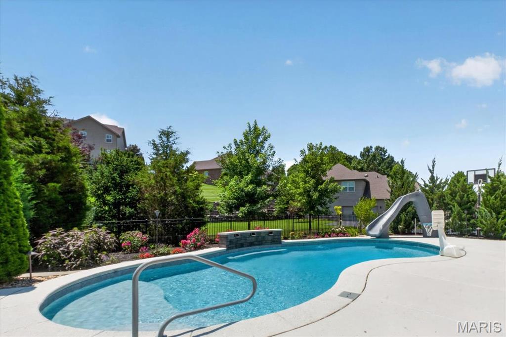 9818 Grandview Lake Court