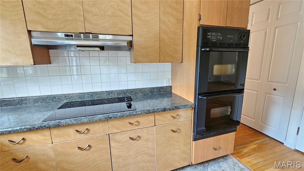 Teakwood Place - Residential