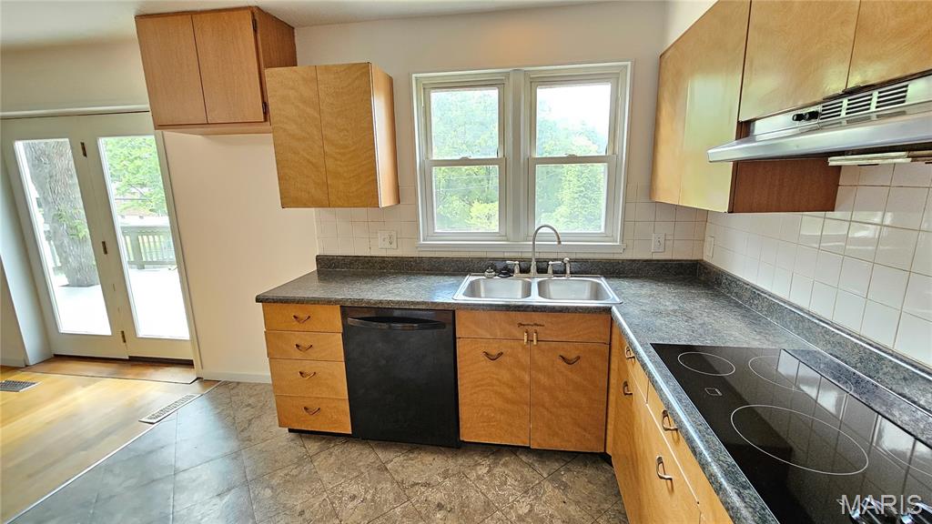 Teakwood Place - Residential