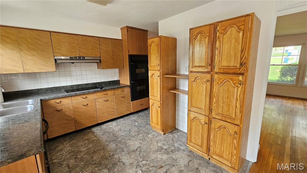 Teakwood Place - Residential