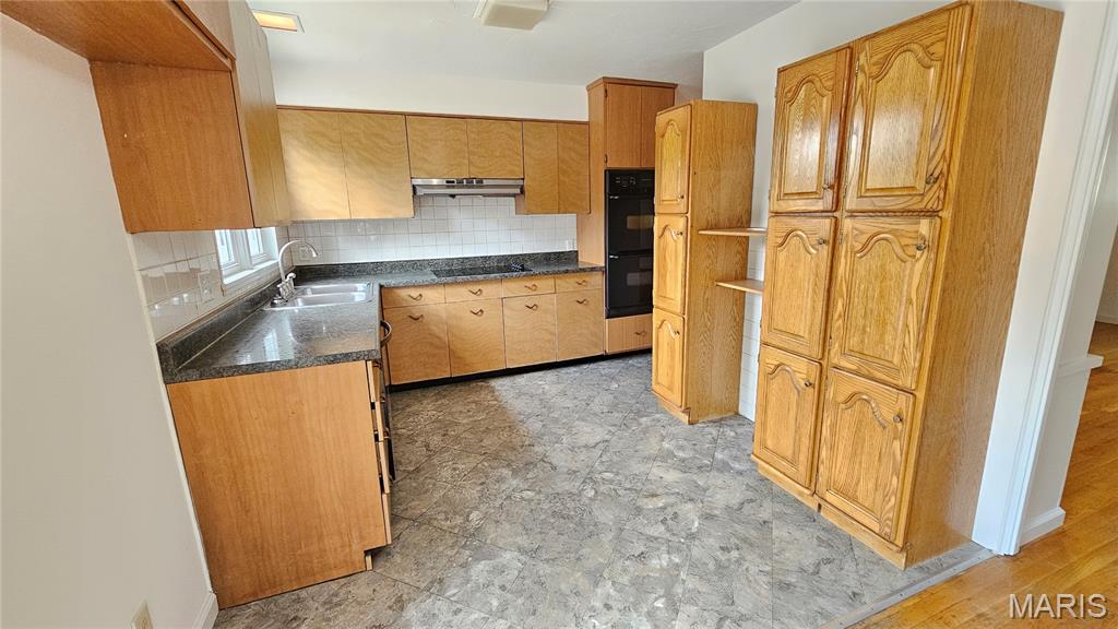 Teakwood Place - Residential