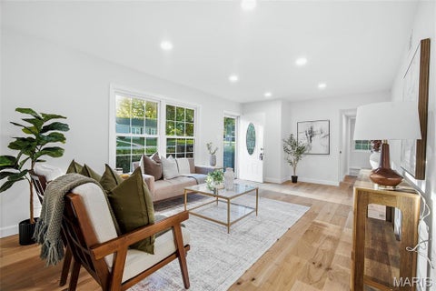 Tiny photo for 928 S Gore Avenue, Webster Groves, MO 63119 (MLS # 26067028)