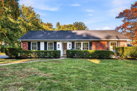 Photo of 928 S Gore Avenue, Webster Groves, MO 63119 (MLS # 26067028)