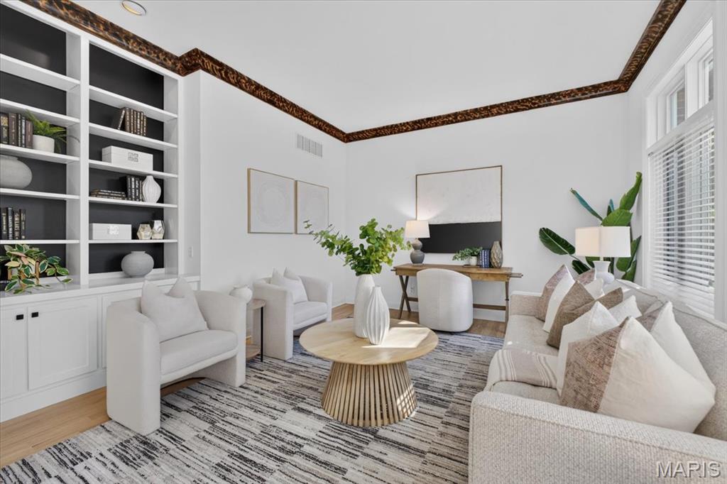 5 Outer Ladue Drive