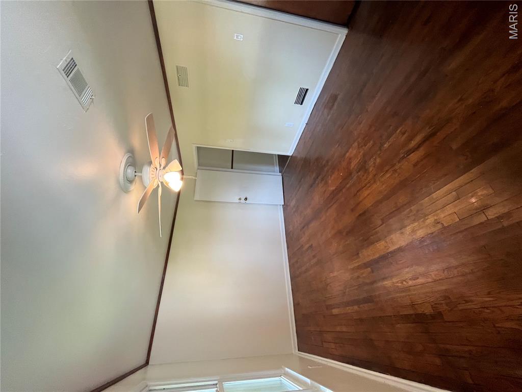 Lester - Residential