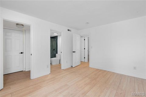 Tiny photo for 1920 Hunting Lake Court #202, Kirkwood, MO 63122 (MLS # 25069805)