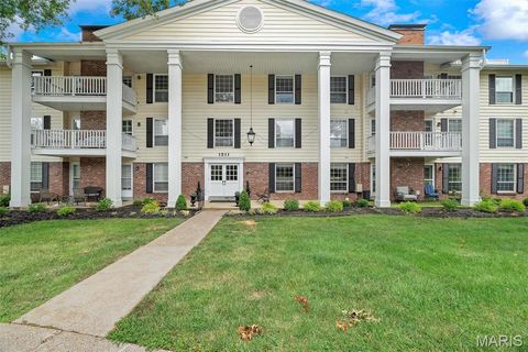 Photo of 1511 Hampton Hall Drive #19 & 20, Chesterfield, MO 63017 (MLS # 25050891)
